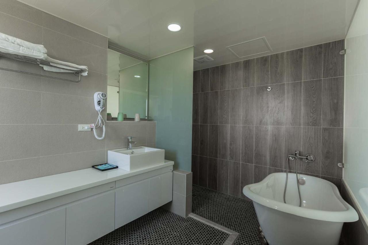 Tien Hsiang Lin Sea Dragon King Hotel Magong Extérieur photo